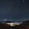 富士と冬の星座