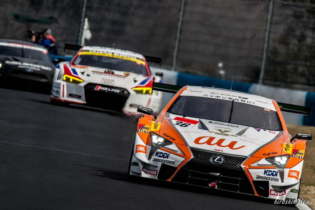 36 au TOM'S LC500
