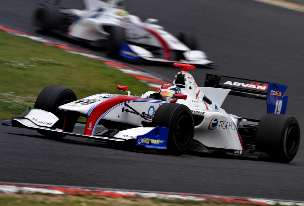 19 ITOCHU ENEX TEAM IMPUL SF14