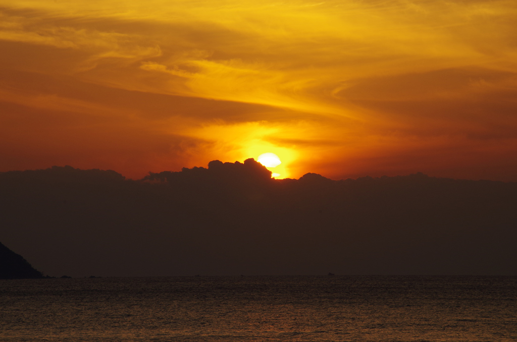 沈みゆく夕日