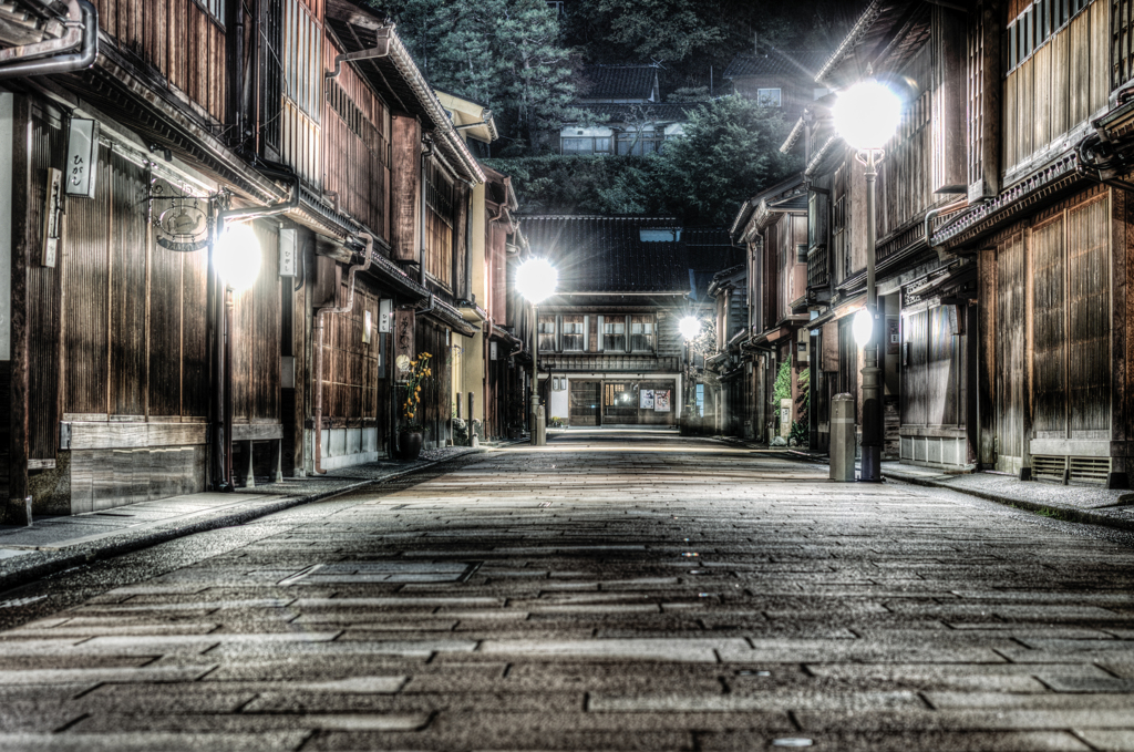 夜のひがし茶屋街