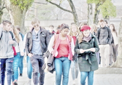 卒業旅行・・だと思う・・(-"-;A ...アセアセ