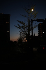 街の夜明け