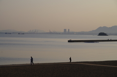 それぞれの朝　浜辺編