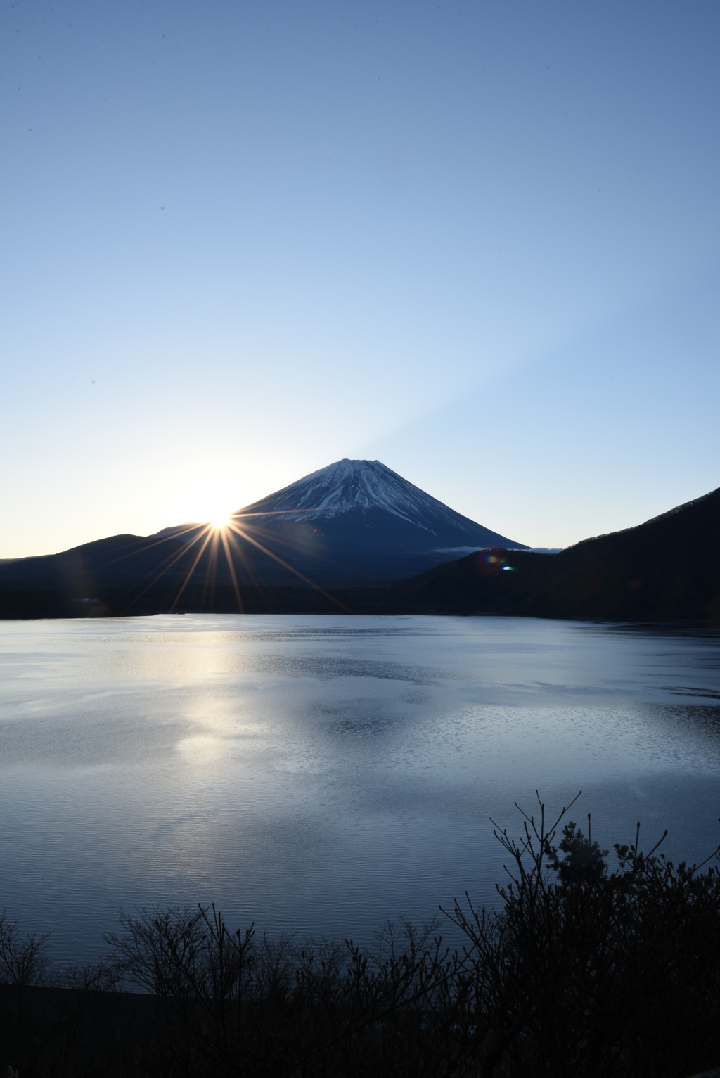 本栖湖の朝