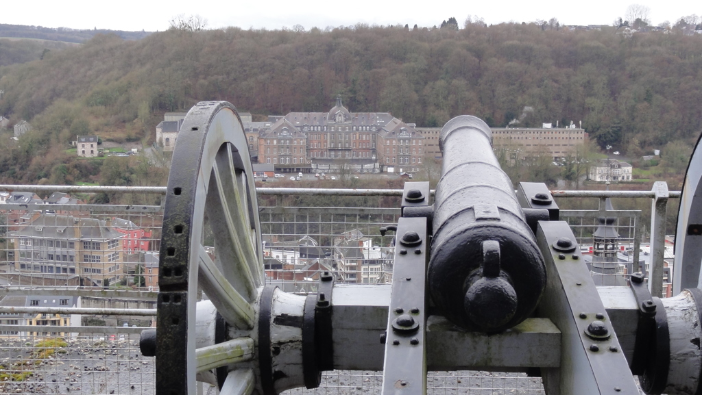 ディナン城塞の大砲