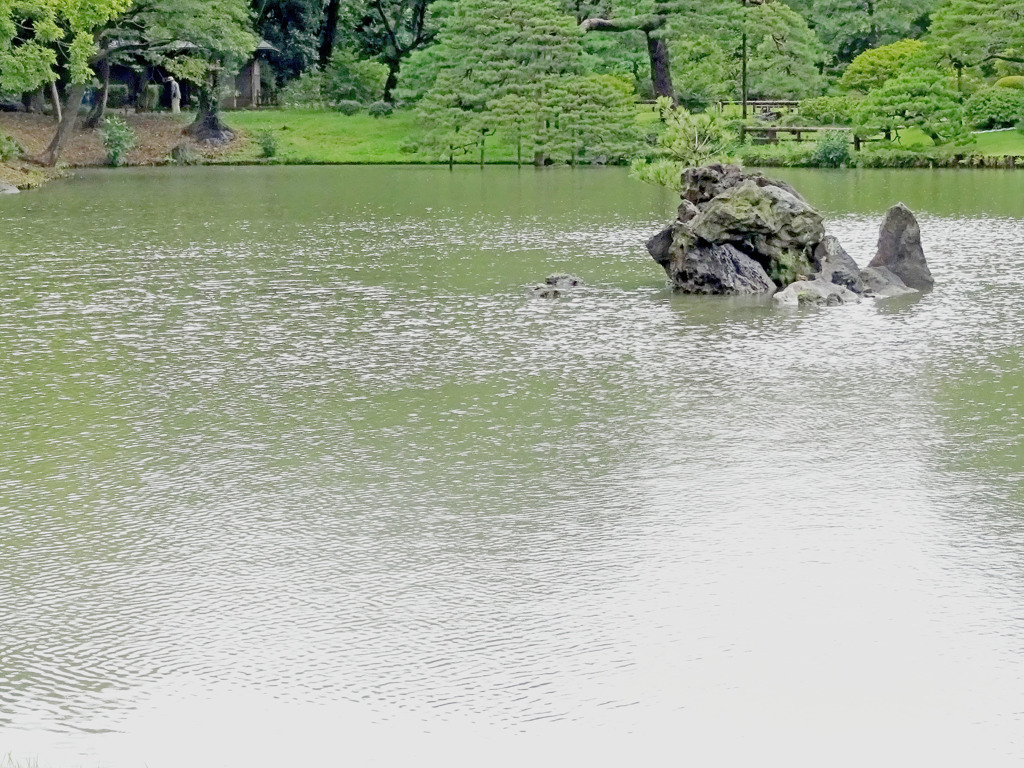 雨の六義園