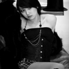 b&w 2