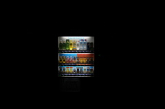 夜の自動販売機