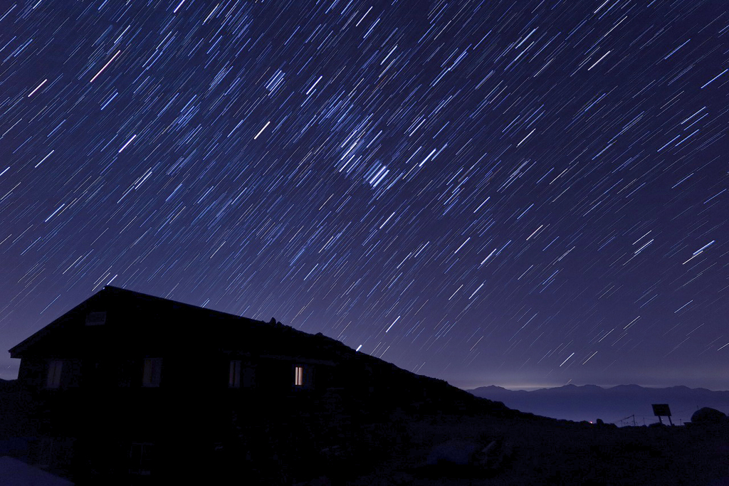 山小屋の夜