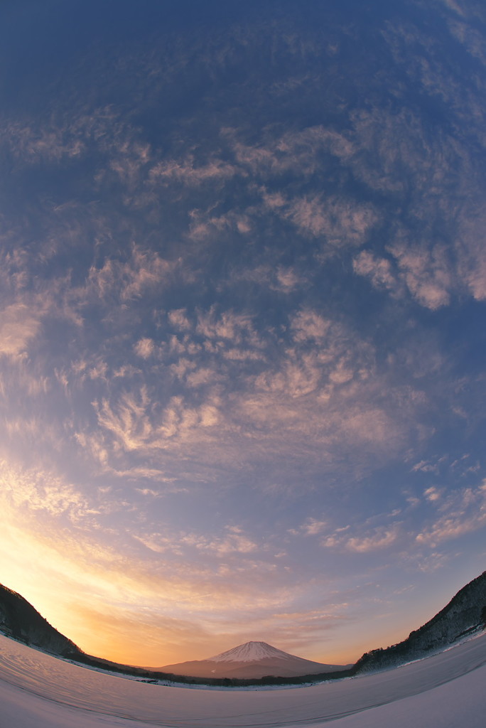 天空に踊る雲