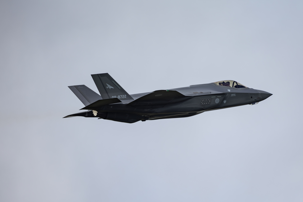 F35