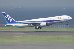 201508羽田_まだまだ現役767