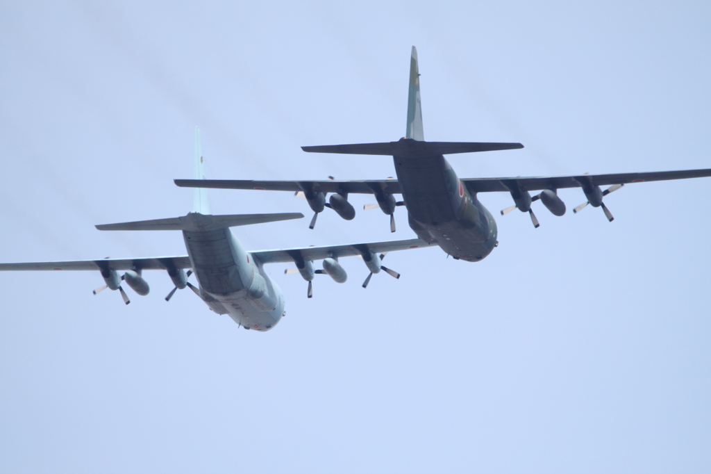 2016小牧基地_C-130H編隊2