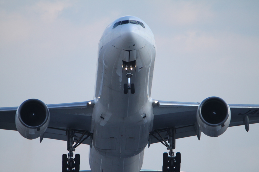 201511伊丹空港_B777アップ