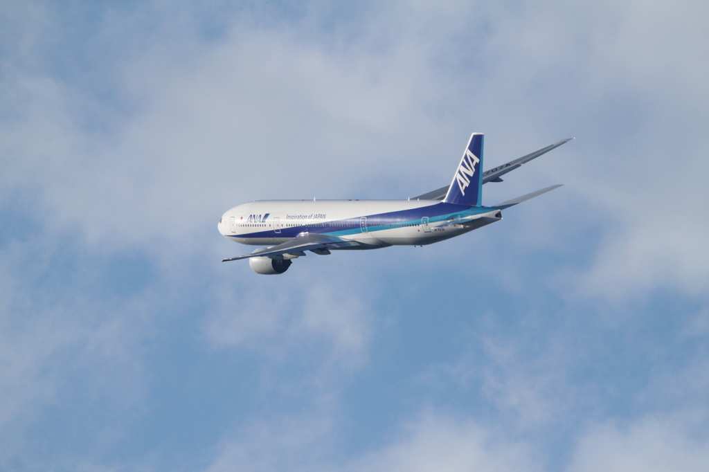 201511伊丹空港_B777_ANA2