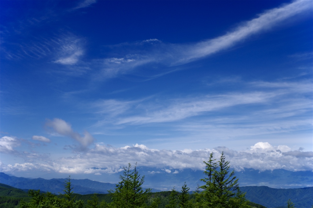 山頂からの青空