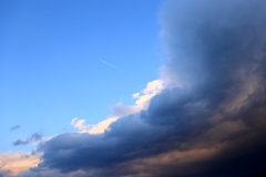 雲から飛び出す