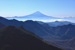 瑞牆山から望む富士