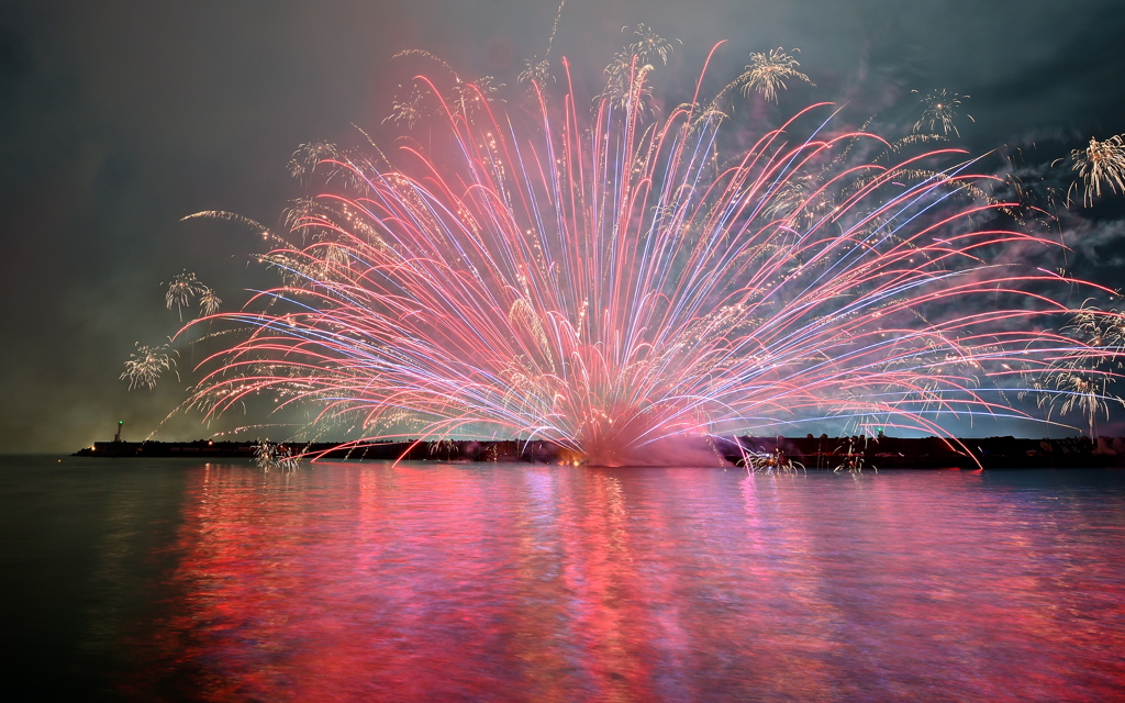 Sea fireworks