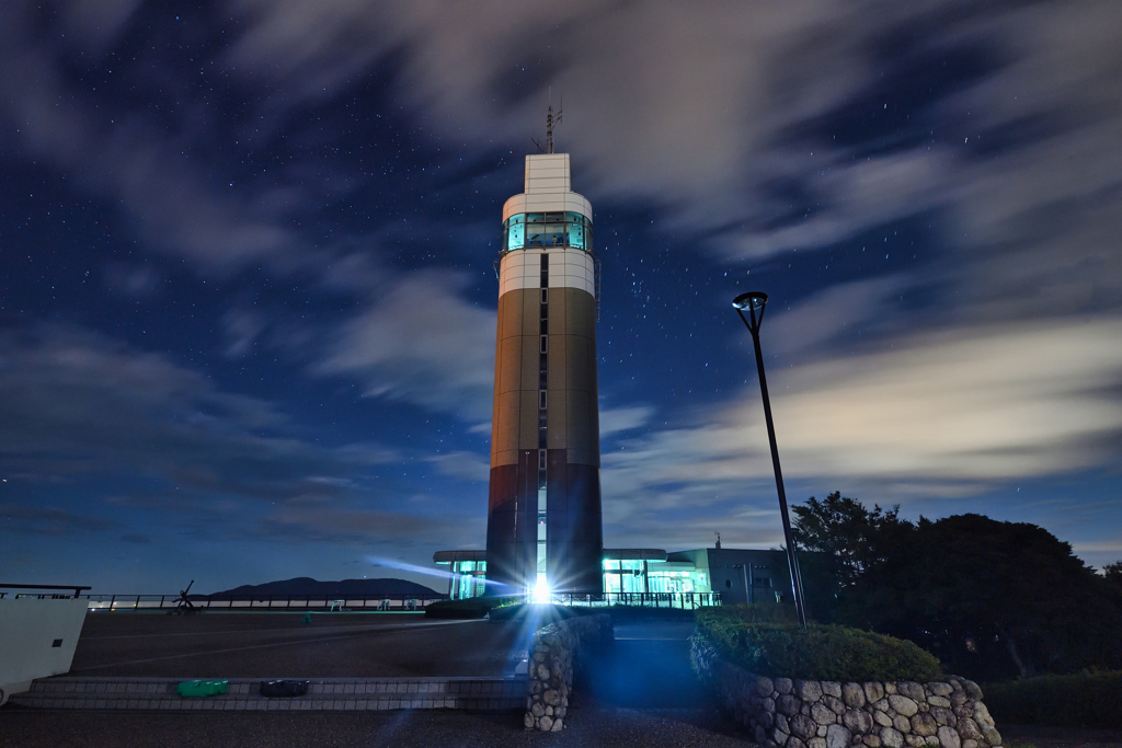 The sky tower фото