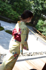 庭に溶け込んで