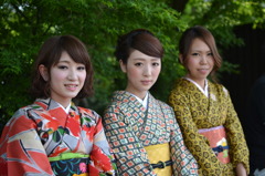 新緑の木陰で休憩です・・・