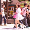 春風・・スカートひらりも嬉しそうで・・・