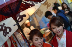 八坂神社　傘の下で