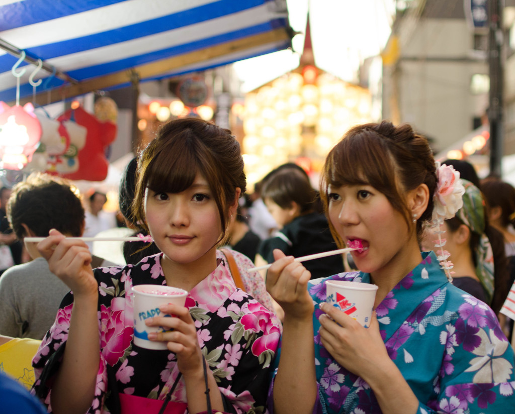 祇園祭り氷食べる