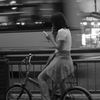 街撮り・・自転車女子・・バス背景