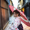 祇園の路地で