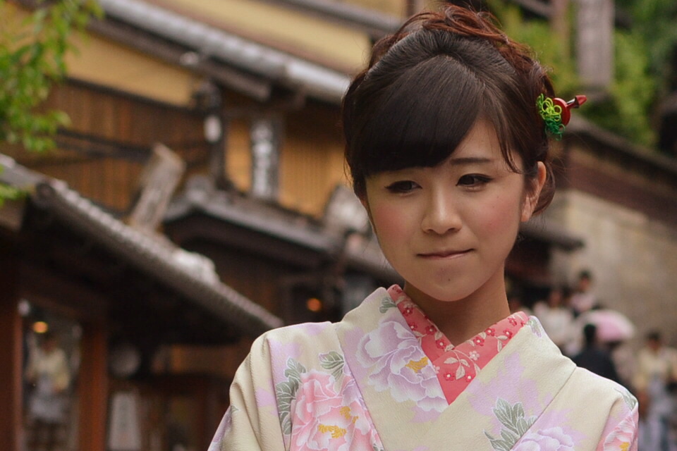 はにかんで・・・