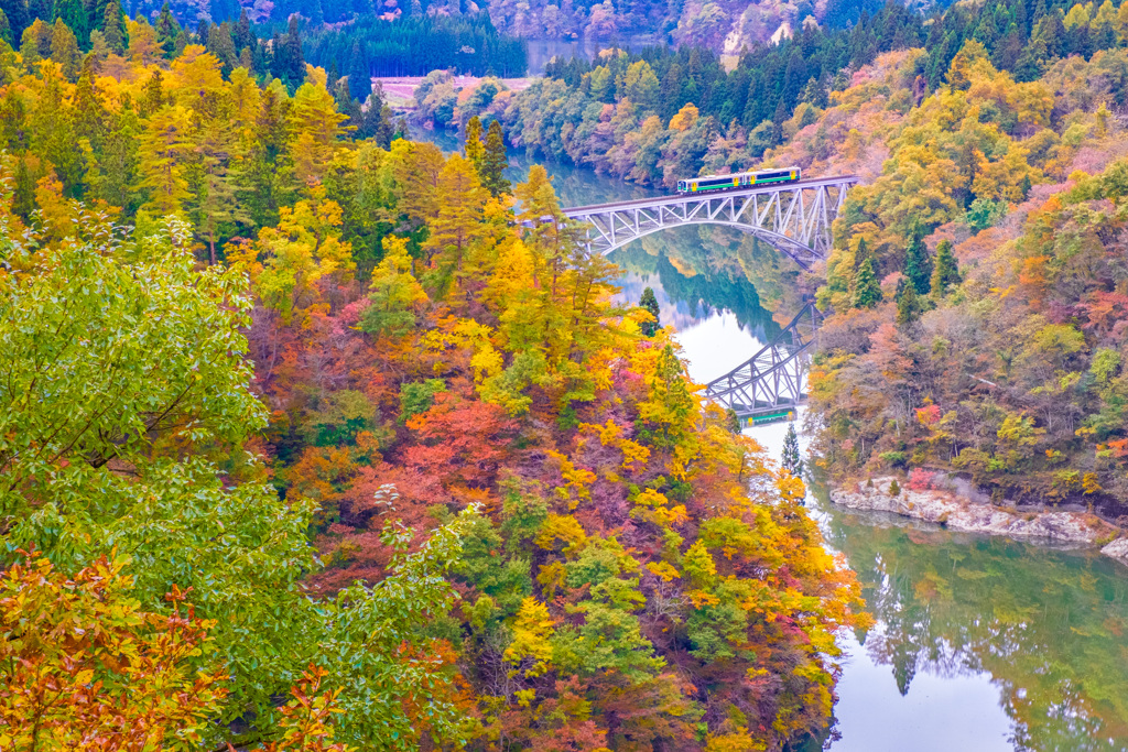 紅葉　只見川