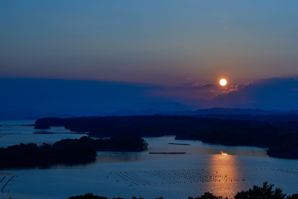 リアス式海岸　夕景