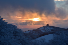 樹氷燃える