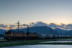 貨物夕景