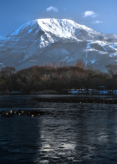 伊吹山の映る池