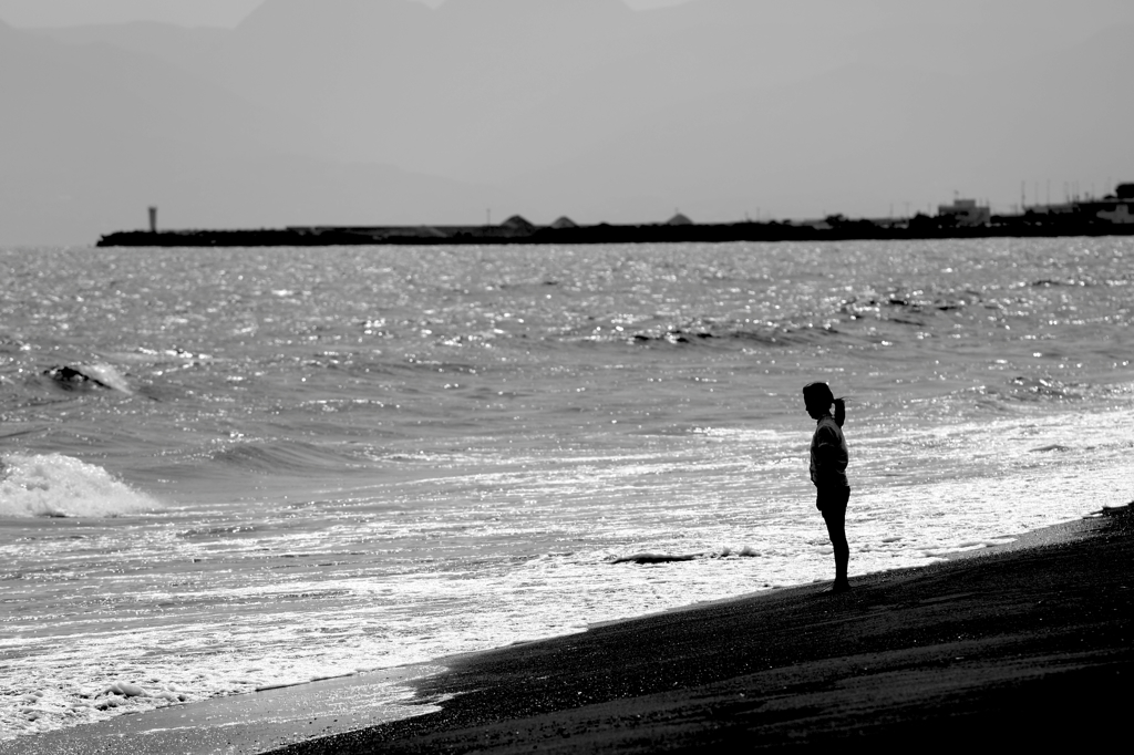 海を見つめて