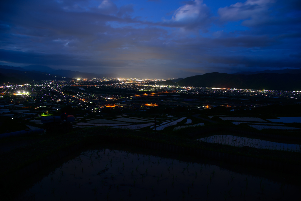 姨捨棚田の夜景