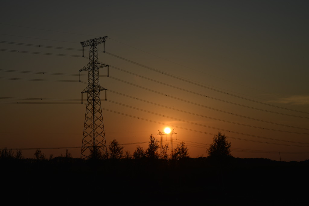鉄塔と夕日
