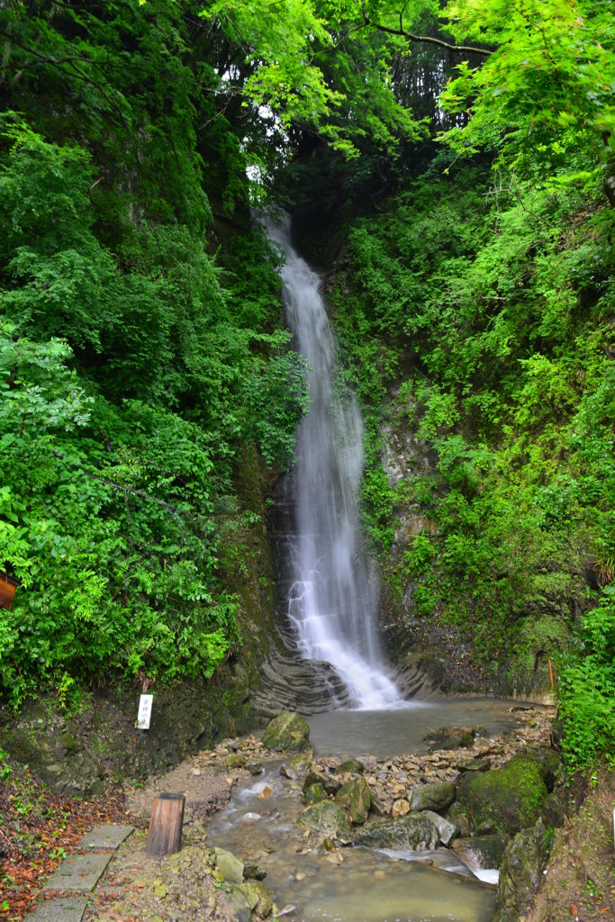 金神の滝