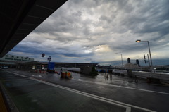 台風後の成田空港