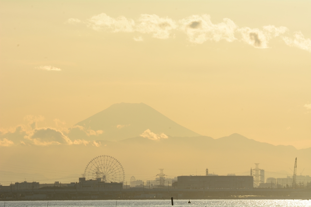 黄昏の観覧車富士