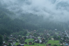 雨中白川郷