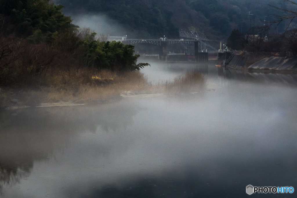 矢作川雨模様