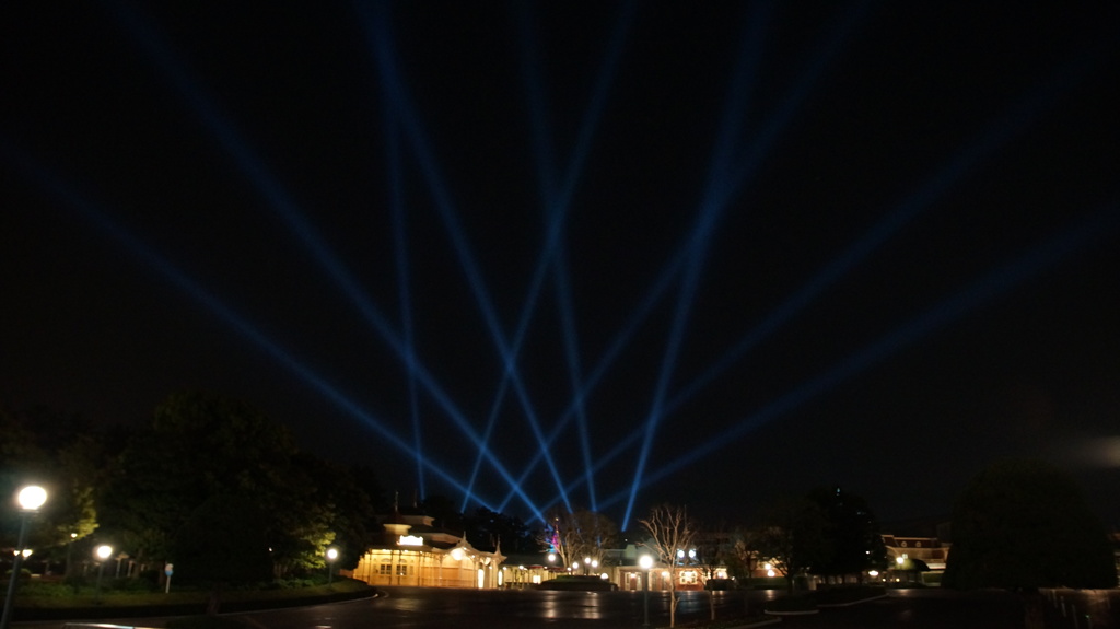 東京ディズニーランド、真夜中の光線