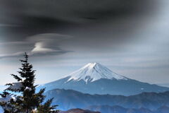 富士と吊るし雲@大菩薩嶺