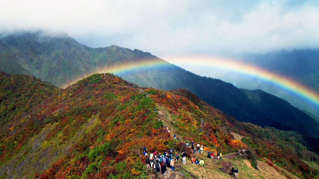 虹と紅葉@谷川岳