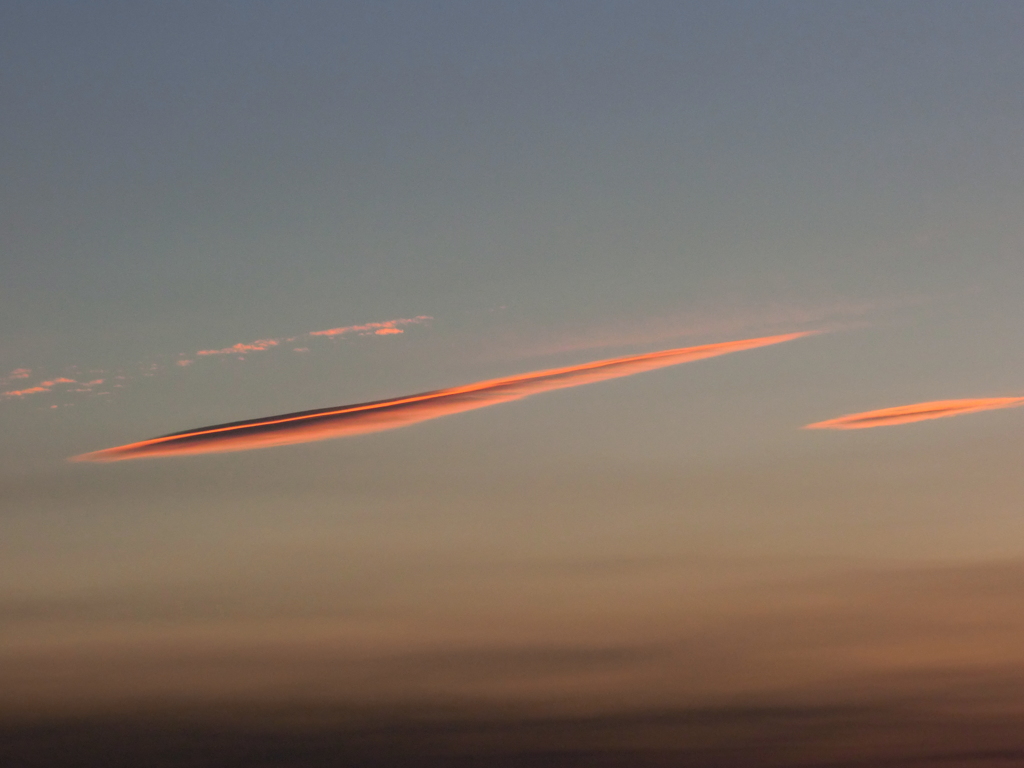 天空の赤い雲